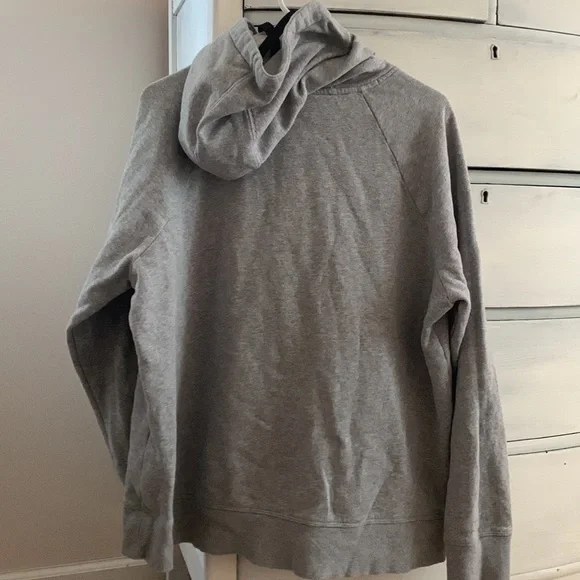 Under Armour Sweatshirt - Picture 3 of 3